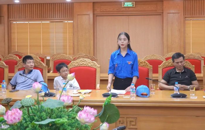Các cháu được Bộ Công an mời đi tham dự trại hè tại Mông Cổ lần này những người con ngoan, trò giỏi của những người cha đã không ngại hy sinh xương máu của mình, chiến đấu và bảo vệ an ninh Tổ quốc.