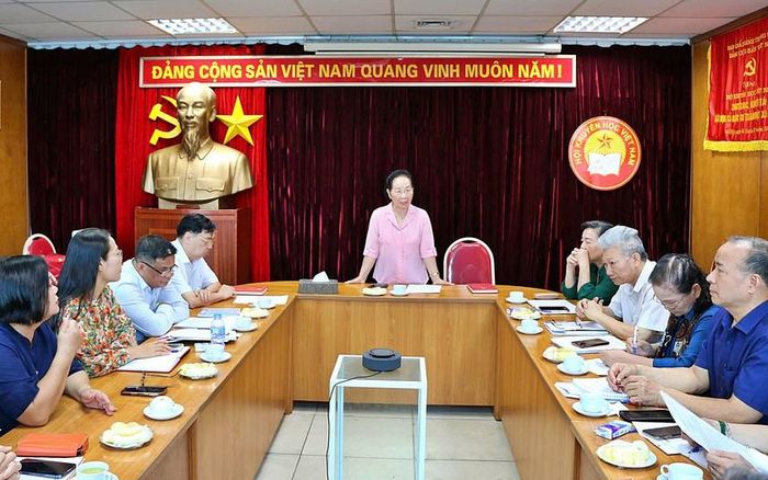GS.TS Nguyễn Thị Doan chia sẻ tại buổi gặp mặt. Ảnh: Tuấn Anh