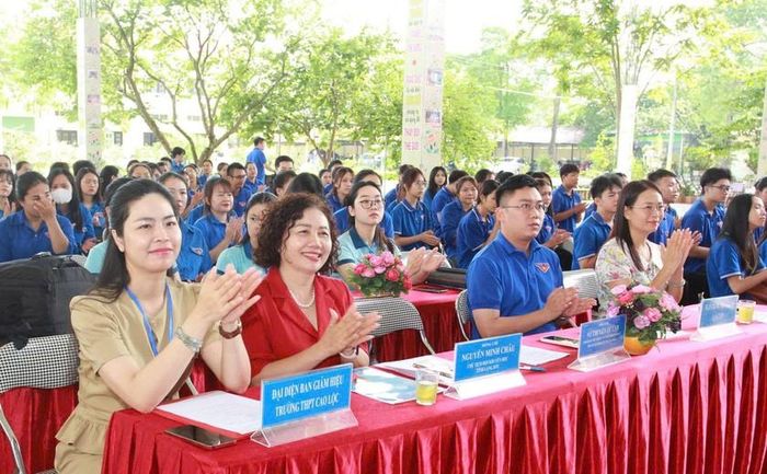 Các đại biểu tham gia Chương trình Chiến dịch tình nguyện "Hoa phượng đỏ" năm 2026.