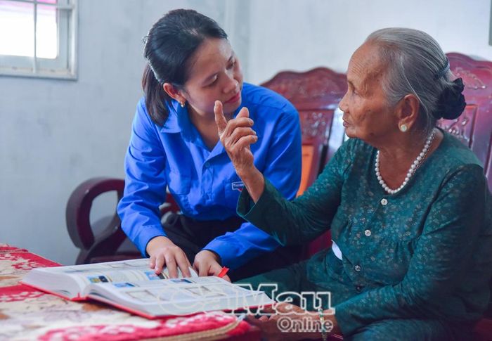 Mỗi nơi đến là một lần thế hệ trẻ được lắng nghe câu chuyện của những người đã chứng kiến những hi sinh anh dũng để góp phần mang đến độc lập, tự do hôm nay.