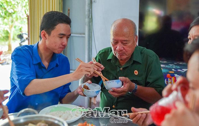  Mỗi hoạt động về nguồn là một dịp tuổi trẻ tri ân những người đi trước.