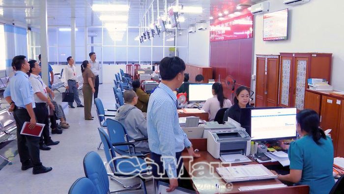  Tổ kiểm tra công vụ và kỷ luật, kỷ cương hành chính tại xã Hòa Bình.