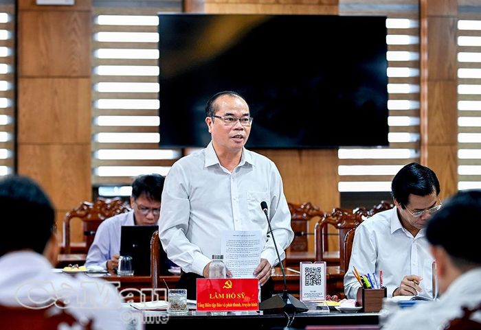 Giám đốc Báo và phát thanh, truyền hình Cà Mau Lâm Hồ Sỹ kiến nghị tăng cường công tác phối hợp, nhằm giúp đơn vị thực hiện tốt công tác tuyên truyền, định hướng dư luận xã hội.