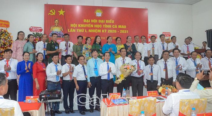 Ban Chấp hành Hội Khuyến học tỉnh Cà Mau khóa I, nhiệm kỳ 2026-2031 ra mắt đại hội.