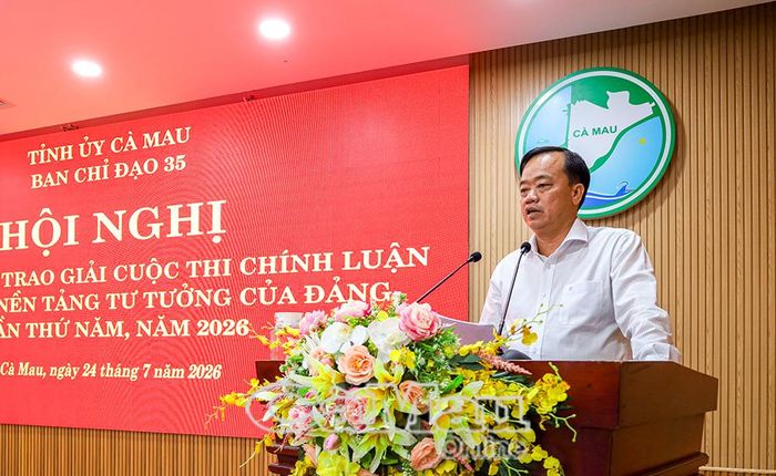 Đồng chí Huỳnh Quốc Việt, Phó Bí thư Thường trực Tỉnh ủy, Trưởng Ban Chỉ đạo 35 Tỉnh ủy Cà Mau, phát biểu chỉ đạo tại hội nghị.
