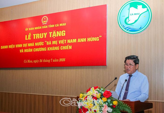 Phó Chủ tịch UBND tỉnh Lê Văn Sử bày tỏ lòng tri ân sâu sắc đối với thân nhân các Bà mẹ Việt Nam anh hùng và gia đình các liệt sĩ.