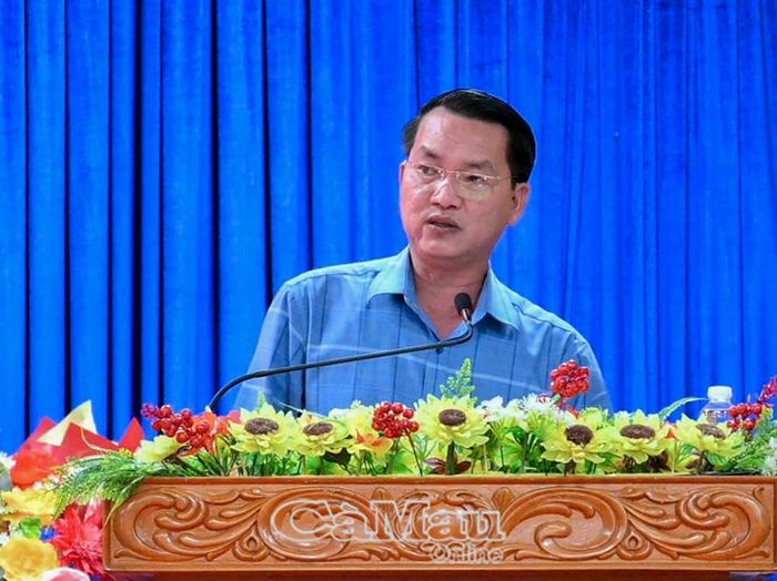 Đồng chí Trần Văn Liêm, Bí thư Đảng ủy xã Vĩnh Phước, nêu các giải pháp phát triển kinh tế, nâng cao đời sống người dân trên địa bàn xã.