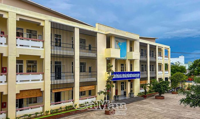 Việc quy hoạch, sắp xếp mạng lưới trường lớp hướng đến nâng cao chất lượng dạy và học, tạo điều kiện để học sinh được tiếp cận môi trường giáo dục tốt hơn. Ảnh: TRÚC LINH