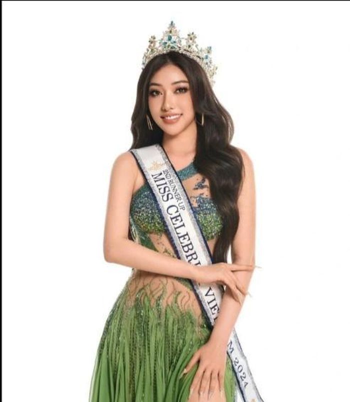 Á hậu Bùi Thị Mỹ Duyên.