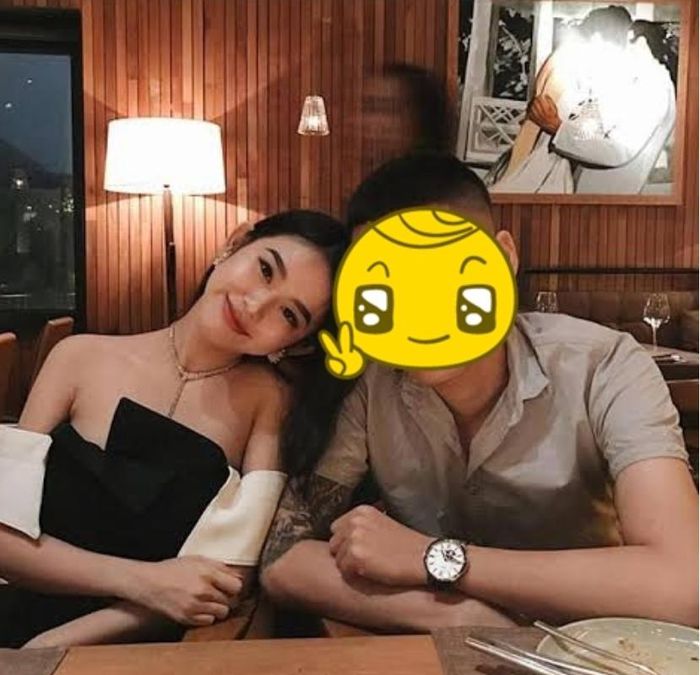 Ảnh Thư Đan Nguyễn và chồng thời gian trước.