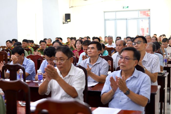 Đại diện Nhân dân các khu phố tham dự hội nghị