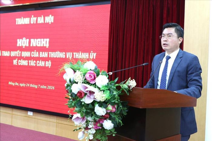 Đồng chí Lê Tuấn Định, tân Bí thư Đảng ủy phường Đống Đa phát biểu nhận nhiệm vụ tại hội nghị. Ảnh: Thanh Hải