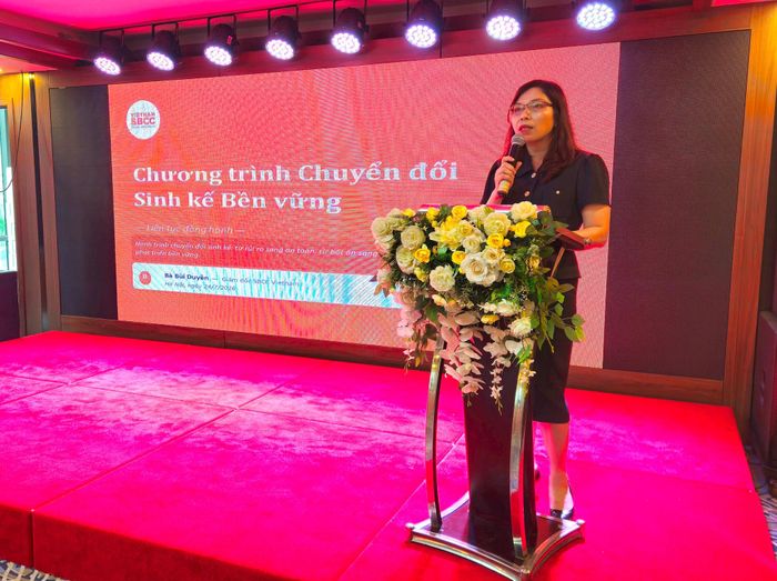 Bà Bùi Thị Duyên, Giám đốc Doanh nghiệp xã hội Truyền thông thay đổi hành vi hướng tới phát triển bền vững Việt Nam phát biểu. Ảnh: Ánh Dương