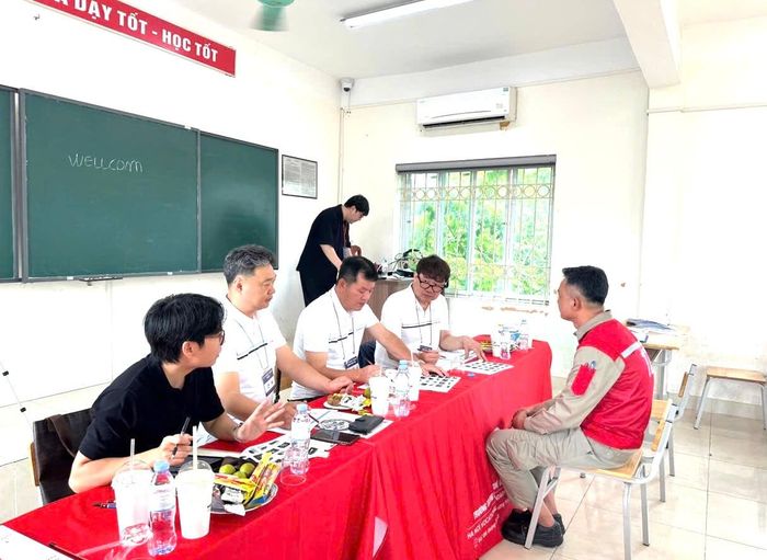Các ứng viên chuẩn bị tham gia phần phỏng vấn. Ảnh: Lê Nguyễn