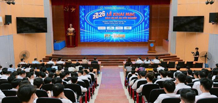 Lễ bảo vệ đồ án tốt nghiệp ngành Công nghệ thông tin và Khoa học dữ liệu năm 2026 tại HUMG. Ảnh: Hữu Lợi