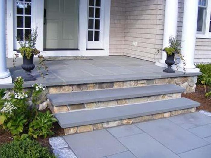 Đối với những ngôi nhà hay công trình có thiết kế sảnh rộng thì bậc tam cấp cũng phải có độ dài đủ lớn để có thể ôm trọn không gian của sảnh.