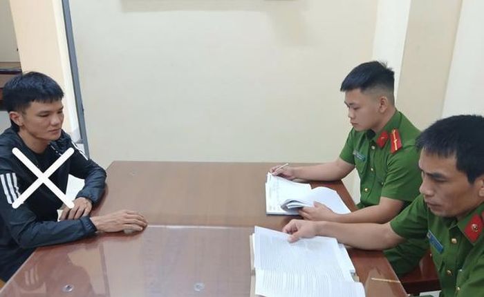 Cơ quan Công an ghi lời khai Trần Hữu Quân. Ảnh: CATP Ninh Bình