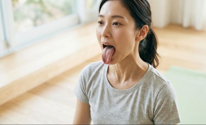 Bài tập kéo căng lưỡi. (Ảnh AI)
