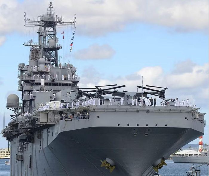 Trong hơn 35 năm hoạt động, USS Peleliu tham gia nhiều chiến dịch quân sự lớn của Mỹ tại Trung Đông và khu vực châu Á - Thái Bình Dương.