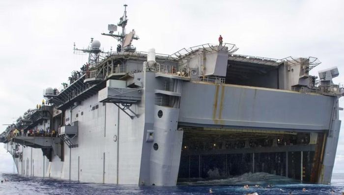 Đến năm 2015, USS Peleliu chính thức ngừng hoạt động sau hơn 3 thập kỷ phục vụ.