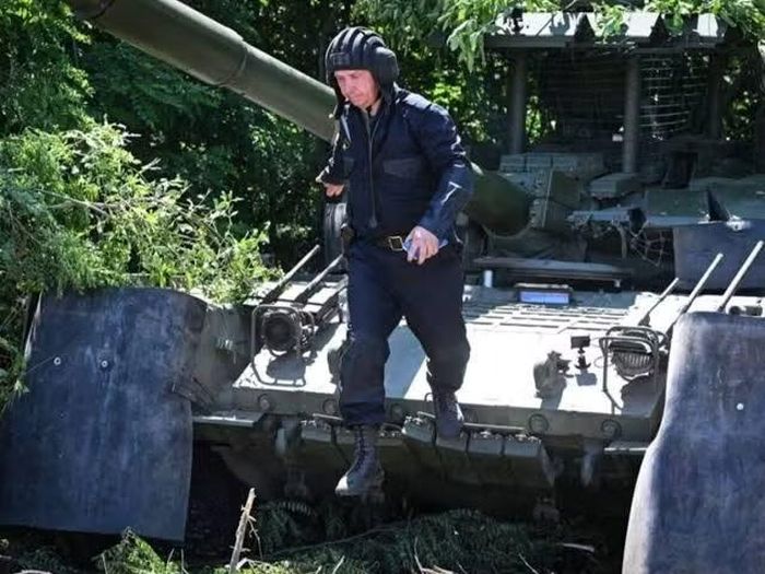 Đặc biệt, radar gặp khó khăn trong việc phát hiện rồi phân loại các mục tiêu nhỏ và khó nhận biết, bao gồm cả máy bay không người lái mini hoặc siêu nhỏ được làm từ vật liệu trong suốt sóng vô tuyến như nhựa.