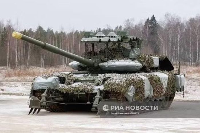 Chuyên gia quân sự Andriy Tarasenko - một nhà nghiên cứu về lịch sử chế tạo xe tăng đã đặt câu hỏi về tuyên bố rằng vấn đề nằm chính ở "tầm nhìn hạn chế" của máy bay không người lái FPV, bởi vì chúng đều được trang bị đầu đạn bằng kim loại.