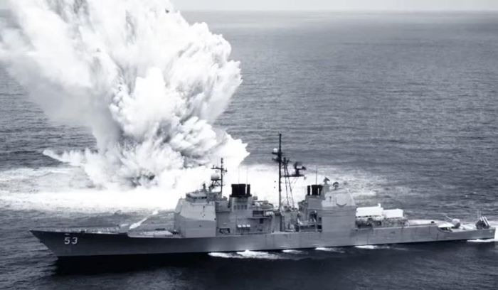 Chúng có khả năng mang tên lửa phòng không Standard Missile, tên lửa hành trình Tomahawk và tên lửa chống ngầm RUM-139 VL-ASROC. Mỗi tàu có giá xuất xưởng khoảng 1 tỷ USD.