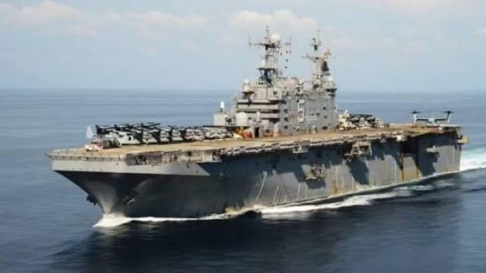 USS Peleliu là tàu đổ bộ tấn công lớp Tarawa, dài 250 mét, lượng giãn nước 44.000 tấn. Tàu được biên chế năm 1980 và ngừng hoạt động năm 2015.