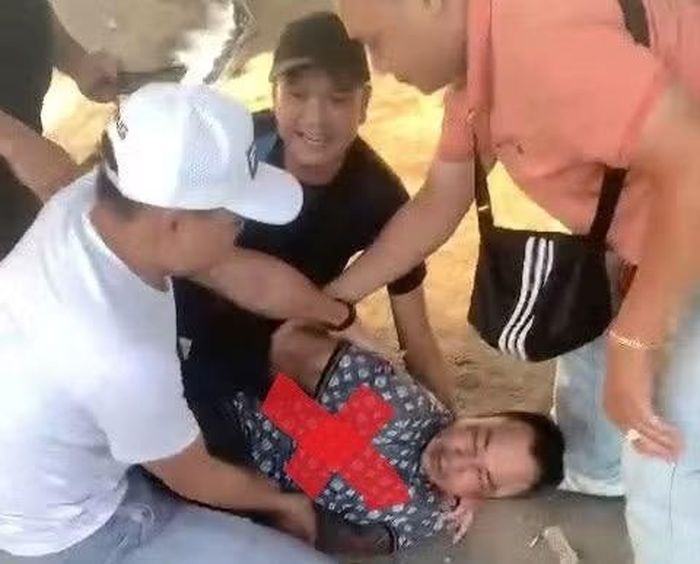 Đối tượng Phạm Văn Chiến bị bắt tại khu vực gần cầu vượt Cao tốc Hà Nội - Hải Phòng