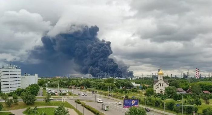 Trong những tuần gần đây, Ukraine liên tục mở rộng chiến dịch UAV tầm xa nhằm vào các cơ sở năng lượng, kho hàng và hạ tầng nằm sâu trong lãnh thổ Nga.