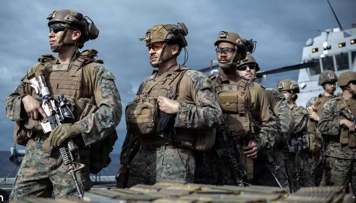 Việc tăng quân cũng nhằm tạo thêm khả năng đối phó với lực lượng Houthi tại Yemen, nhóm vũ trang được Iran hậu thuẫn và đang đe dọa các tuyến hàng hải tại Biển Đỏ.