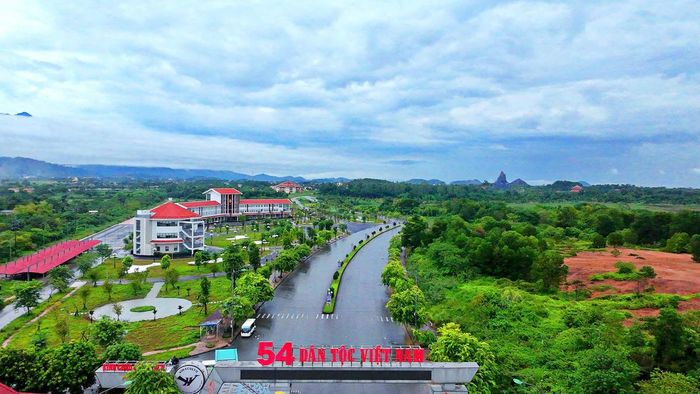 Làng Văn hóa - Du lịch các dân tộc Việt Nam được các đơn vị đánh giá có nhiều tiềm năng và còn nhiều dư địa để phát triển.