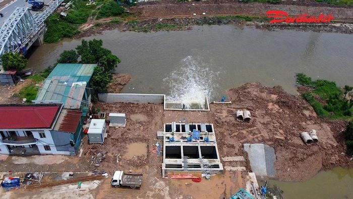 Ngoài các hạng mục trạm bơm, công trình còn gắn với kế hoạch cải tạo hạ tầng đồng bộ thuộc Dự án đường ven sông Cầu Ngà kéo dài khoảng 3 km, có tổng mức đầu tư hơn 480 tỷ đồng.