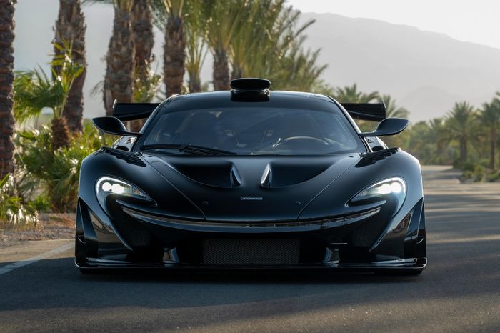  Được hoán cải từ mẫu xe đua P1 GTR, McLaren P1 GT by Lanzante lấy cảm hứng từ huyền thoại McLaren F1 GT Longtail đời 1997. Có khả năng lăn bánh trên đường phố, mức giá của siêu phẩm này có thể lên đến 3 - 3,5 triệu USD. 