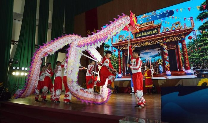 Múa Lân Sư Rồng trong Lễ hội Nghinh Ông