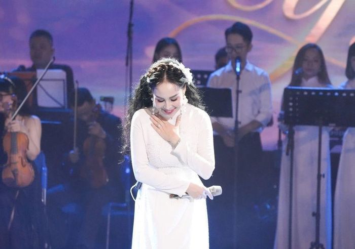 Nguyễn Khánh Ly gửi lời tri ân các Anh hùng liệt sĩ trong liveshow kỷ niệm 20 năm ca hát