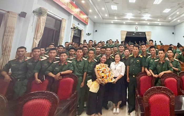 Chương trình góp phần lan tỏa truyền thống yêu nước, bồi đắp lòng tự hào dân tộc và nâng cao đời sống văn hóa, tinh thần cho cán bộ, chiến sĩ