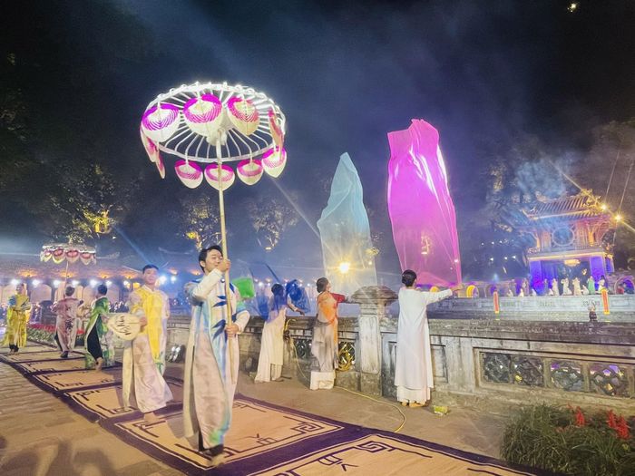 Tối 9/1/2026, tại Văn Miếu – Quốc Tử Giám (Hà Nội) diễn ra chương trình nghệ thuật “ĐẠO HỌC” chào mừng kỷ niệm 950 năm thành lập Quốc Tử Giám (1076–2026) – Trường Quốc học đầu tiên của Việt Nam. Ảnh: Tuyết Mai - TTXVN