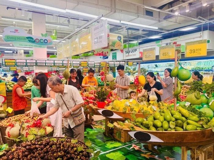 Không chỉ thúc đẩy sản xuất xanh, TPHCM còn chú trọng xây dựng hệ sinh thái tiêu dùng xanh với sự tham gia của doanh nghiệp, nhà phân phối và người tiêu dùng - Ảnh: VGP/LT