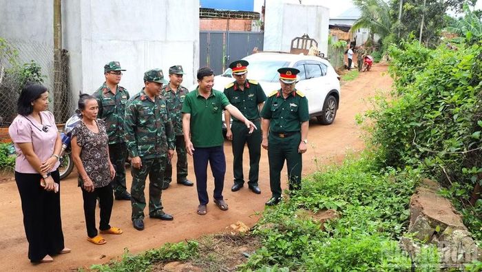 Nhiều vị trí nghi có hài cốt liệt sĩ nằm trong khu dân cư nhưng người dân vẫn sẵn sàng đồng ý khai quật, tìm kiếm nếu căn cứ xác định có hài cốt liệt sĩ.