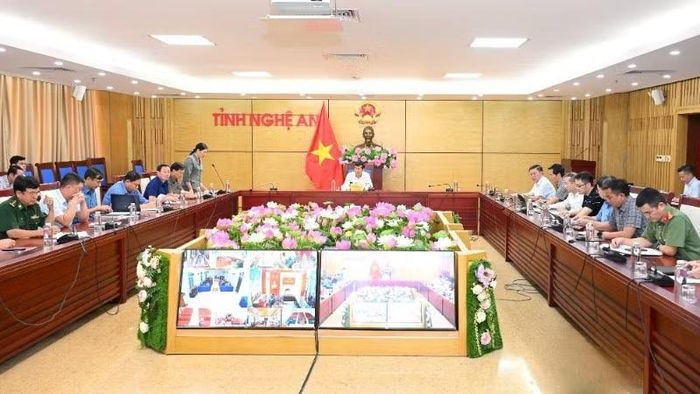 Chiều 24/7, Phó Chủ tịch Ủy ban nhân dân tỉnh Nghệ An chủ trì cuộc họp Ban Chỉ đạo thực hiện Thông báo kết luận số 81-TB/TW của Bộ Chính trị về chủ trương đầu tư xây dựng trường học cho các xã biên giới đất liền.