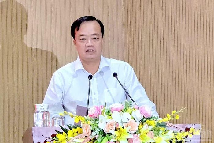 Phó Bí thư Thường trực Tỉnh ủy Cà Mau Huỳnh Quốc Việt phát biểu chỉ đạo và định hướng tại hội nghị.