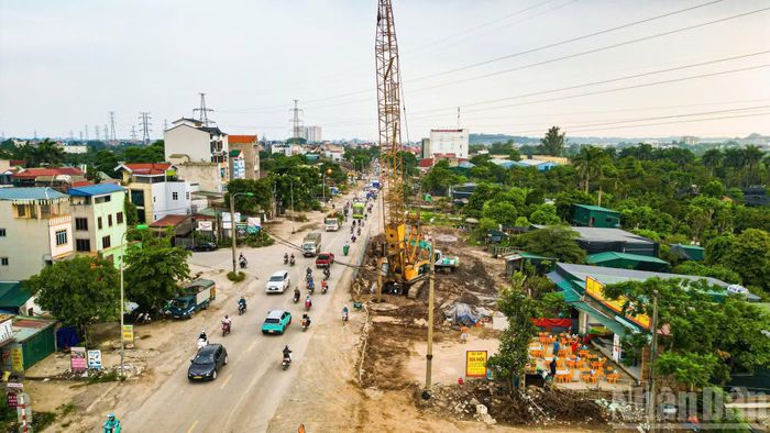 Trong nhiều năm qua, khu vực cầu Mai Lĩnh thường xuyên xảy ra ùn tắc nghiêm trọng, đặc biệt vào giờ cao điểm và các dịp lễ, Tết. Lưu lượng phương tiện gia tăng nhanh trong khi hạ tầng hiện hữu đã xuống cấp, quá tải, gây khó khăn cho việc đi lại của người dân và ảnh hưởng đến hoạt động vận tải hàng hóa.