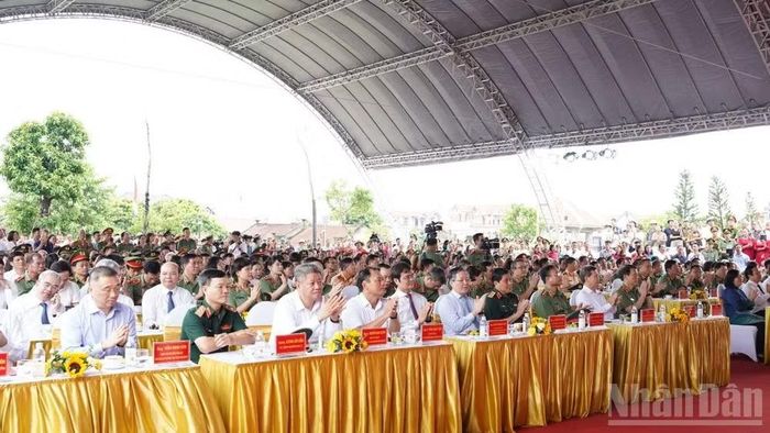 Các đại biểu tham dự sự kiện.