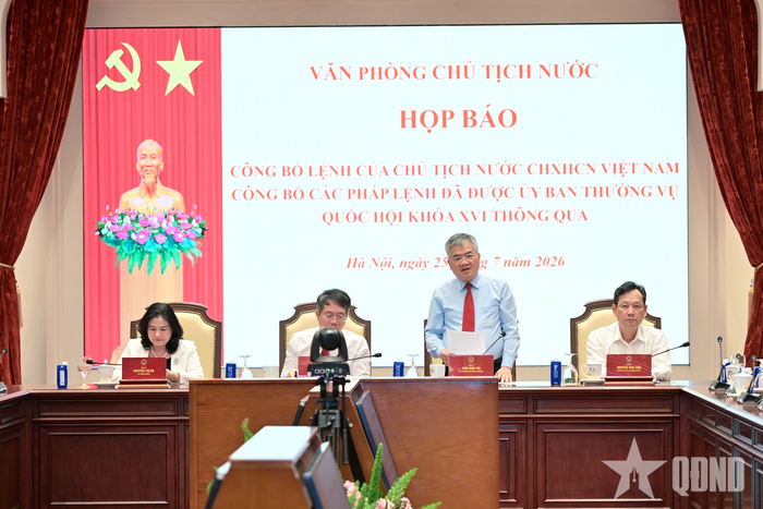 Đồng chí Cấn Đình Tài, Phó chủ nhiệm Văn phòng Chủ tịch nước phát biểu.