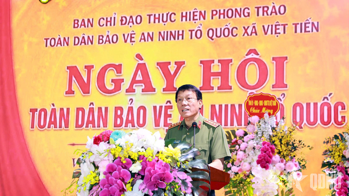  Đại tướng Lương Tam Quang, Ủy viên Bộ Chính trị, Bộ trưởng Bộ Công an phát biểu tại ngày hội. 