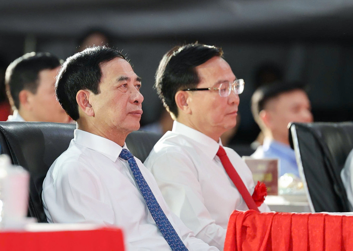 Đại tướng Phan Văn Giang cùng các đại biểu dự lễ khánh thành. 