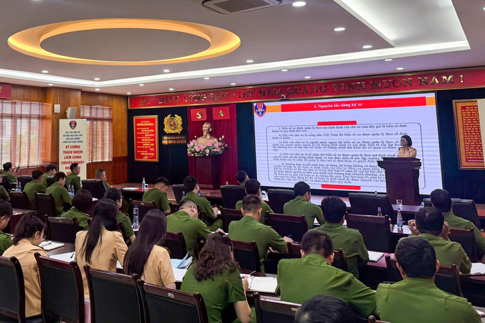 Toàn cảnh lớp tập huấn.