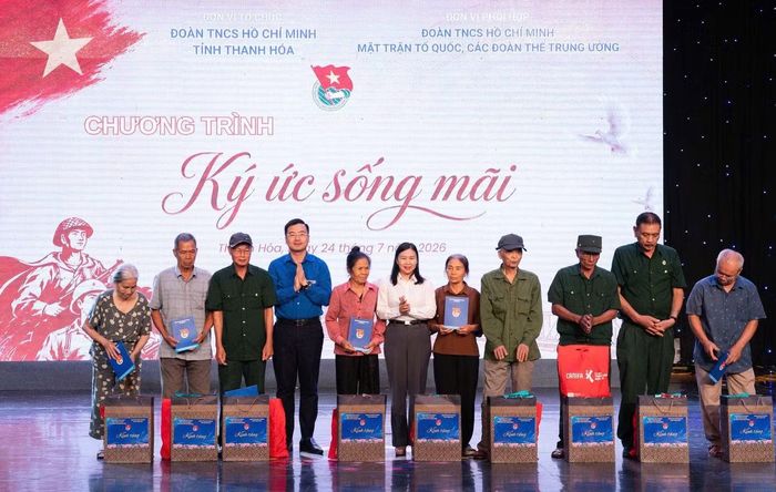 Chương trình "Ký ức sống mãi" được tổ chức với sự phối hợp của Ban Thường vụ Tỉnh Đoàn Thanh Hóa và Đoàn TNCS Hồ Chí Minh Mặt trận Tổ quốc, các đoàn thể T.Ư.