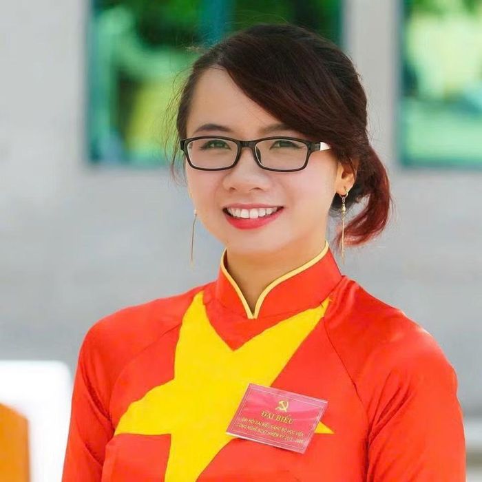 Chị Chung Hải Bằng - Chuyên viên PR, Học viện Công nghệ Bưu chính Viễn thông, nguyên Bí thư Đoàn Thanh niên Học viện (khóa IX).